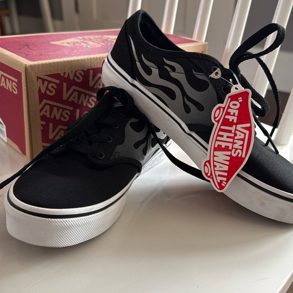 Vans Atwood Faded Flame Black Youth/Boys size 4 NIB